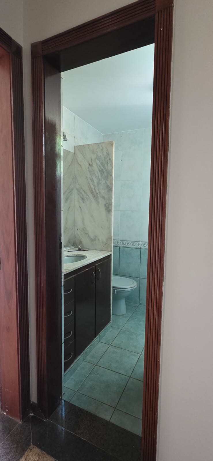 Apartamento espaçoso e bem localizado na Asa Norte