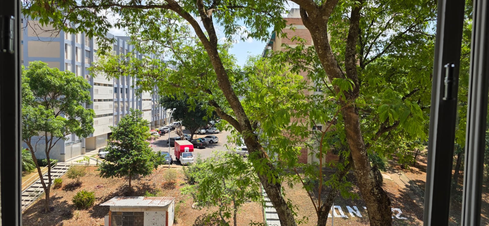 Apartamento espaçoso e bem localizado na Asa Norte